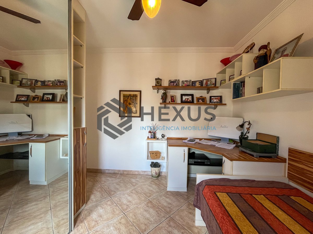 Foto 15 de Apartamento com varanda e lazer na Praia das Pitangueiras, Guaruja