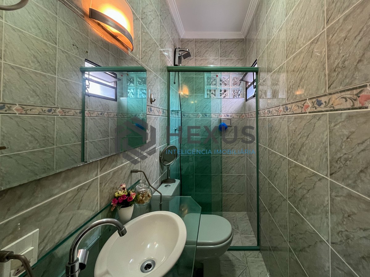 Foto 20 de Apartamento com varanda e lazer na Praia das Pitangueiras, Guaruja