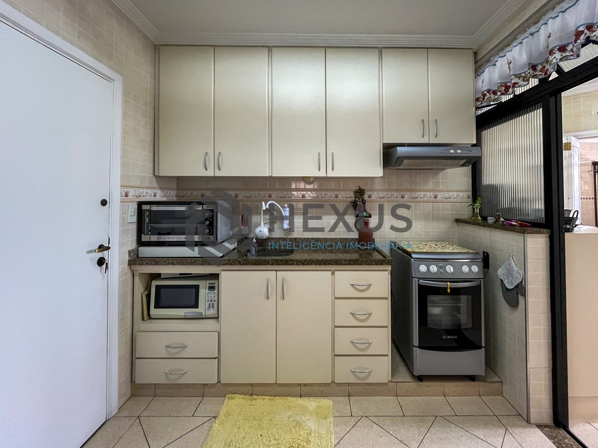 Foto 21 de Apartamento com varanda e lazer na Praia das Pitangueiras, Guaruja