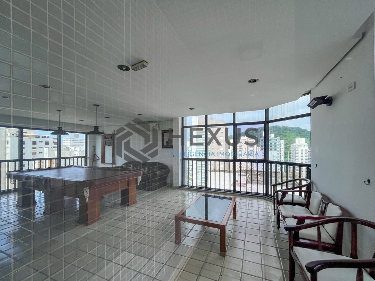 Foto 28 de Apartamento com varanda e lazer na Praia das Pitangueiras, Guaruja