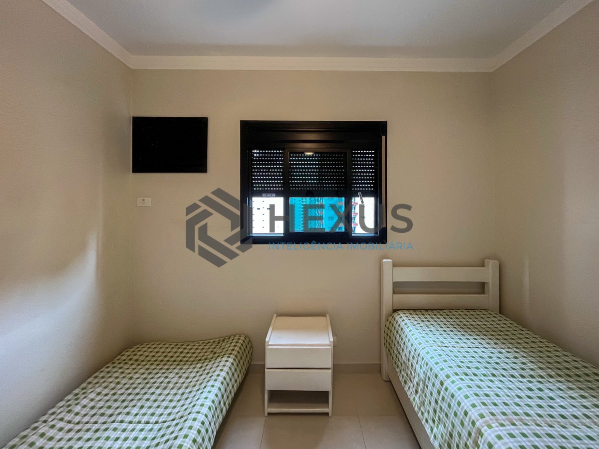 Foto 14 de Apartamento com varanda e lazer na Praia das Pitangueiras, Guaruja