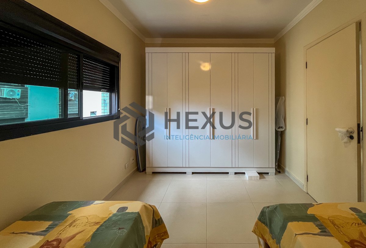 Foto 18 de Apartamento com varanda e lazer na Praia das Pitangueiras, Guaruja