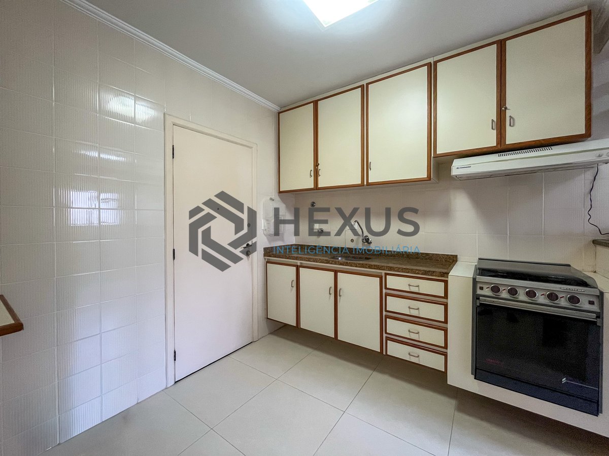 Foto 21 de Apartamento com varanda e lazer na Praia das Pitangueiras, Guaruja