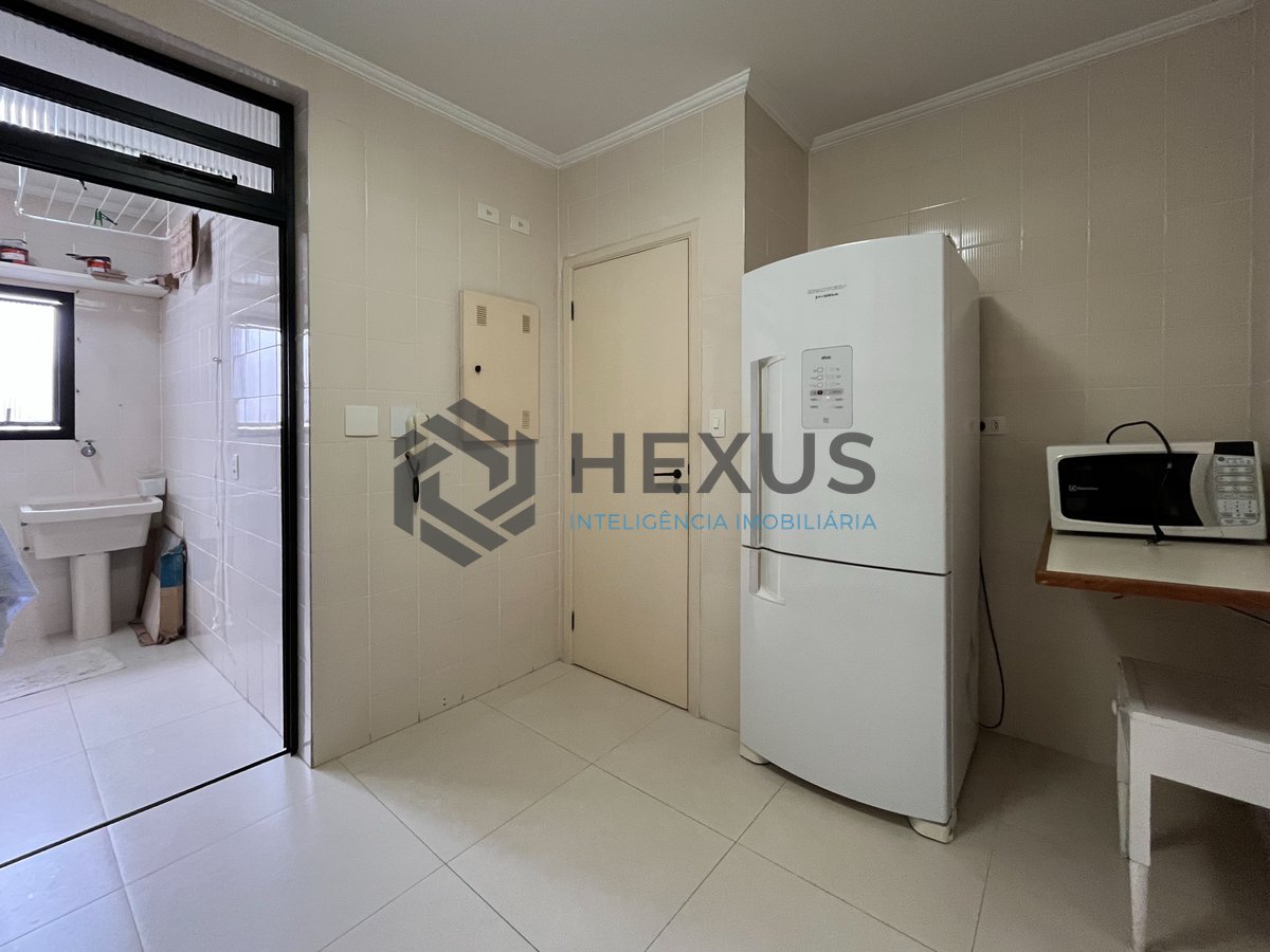 Foto 22 de Apartamento com varanda e lazer na Praia das Pitangueiras, Guaruja