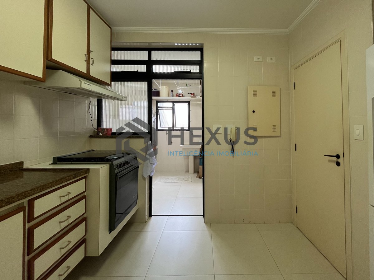 Foto 23 de Apartamento com varanda e lazer na Praia das Pitangueiras, Guaruja