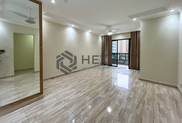 Foto 3 de Apartamento com varanda e lazer na Praia das Pitangueiras, Guaruja