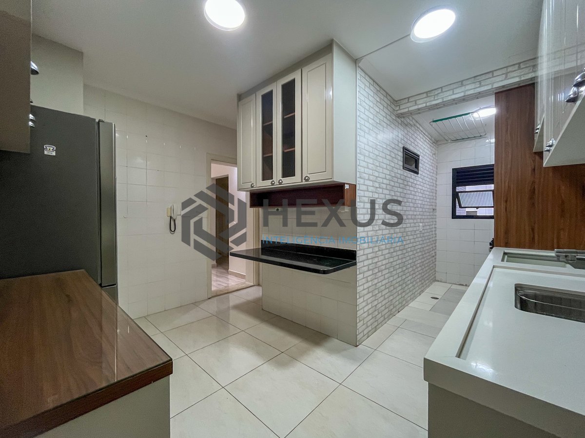 Foto 26 de Apartamento com varanda e lazer na Praia das Pitangueiras, Guaruja