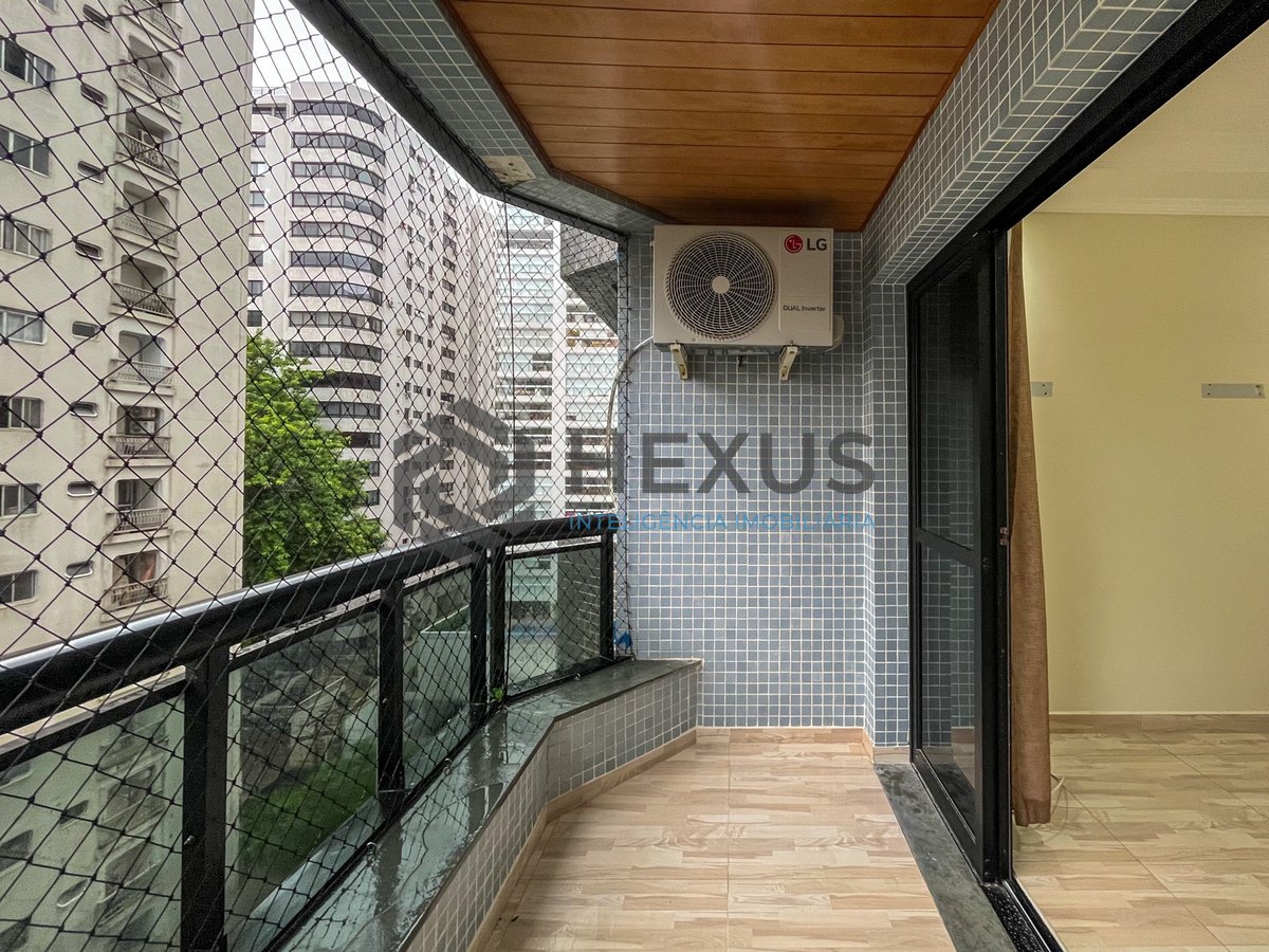 Foto 8 de Apartamento com varanda e lazer na Praia das Pitangueiras, Guaruja