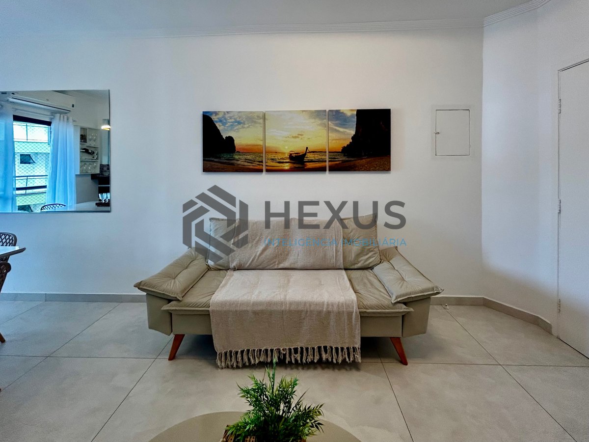 Foto 6 de Apartamento reformado com varanda a 400m da praia na Enseada, Guarujá
