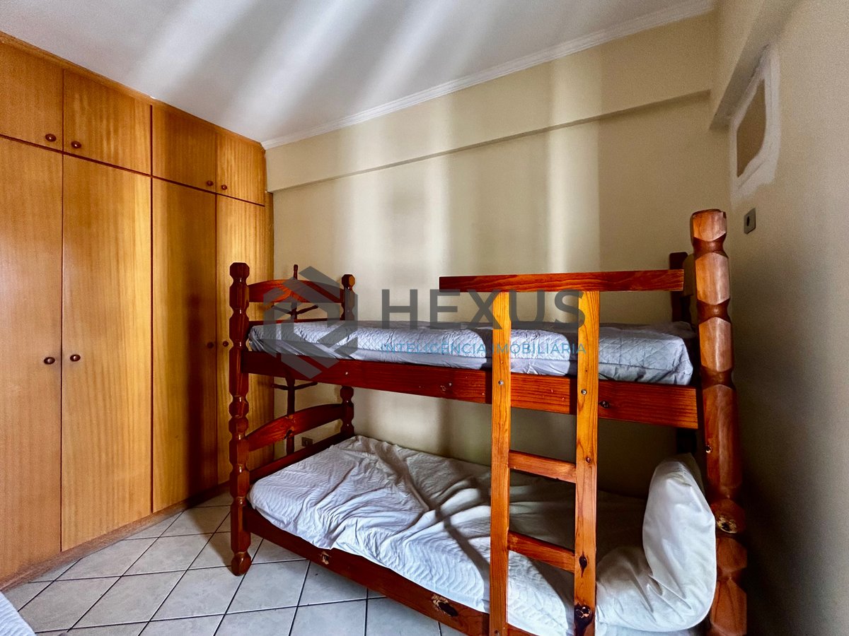 Foto 13 de Apartamento com varanda e lazer na Praia da Enseada, Guarujá