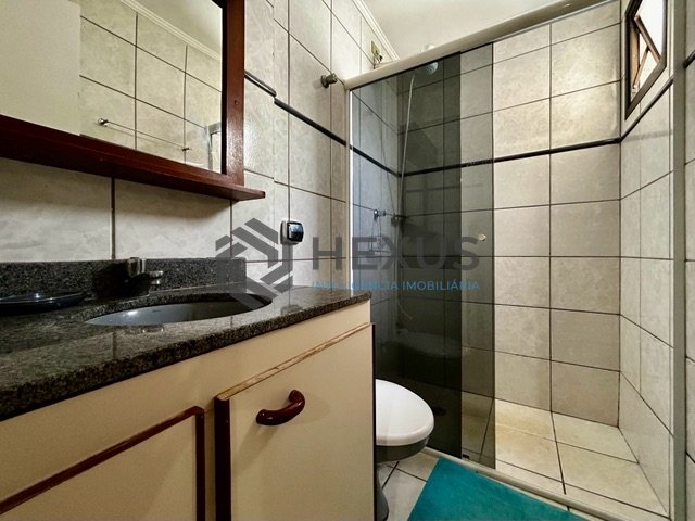 Foto 17 de Apartamento com varanda e lazer na Praia da Enseada, Guarujá
