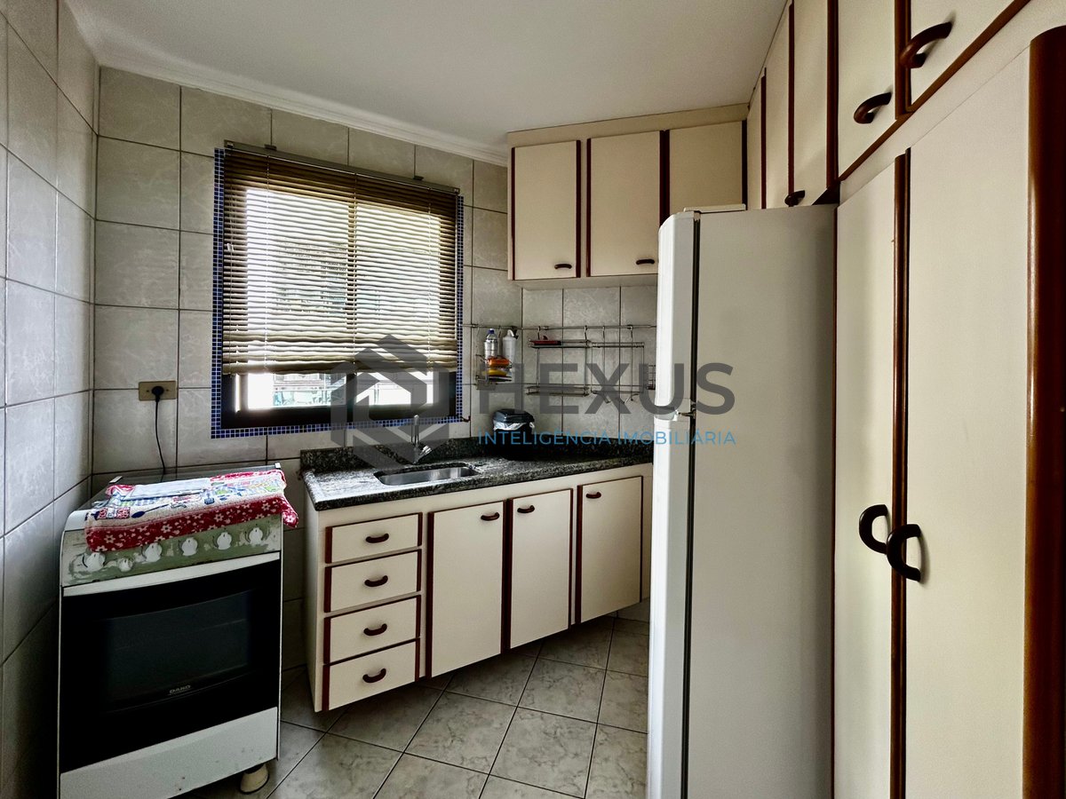 Foto 19 de Apartamento com varanda e lazer na Praia da Enseada, Guarujá
