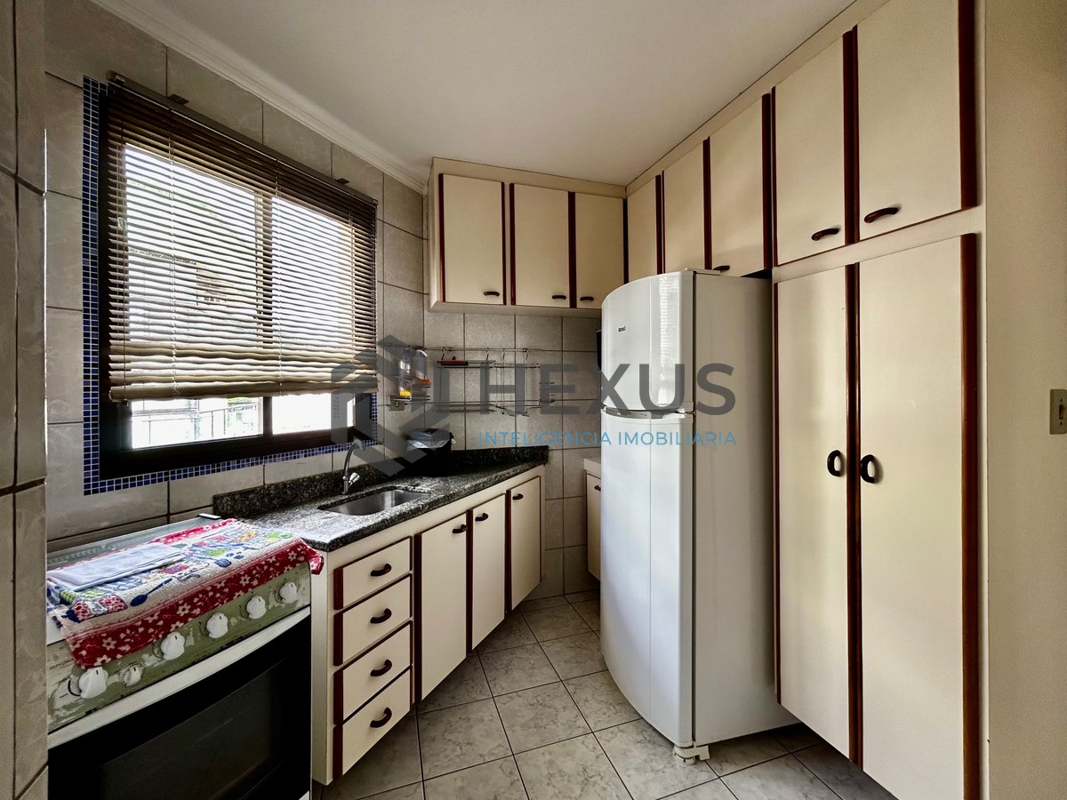 Foto 20 de Apartamento com varanda e lazer na Praia da Enseada, Guarujá