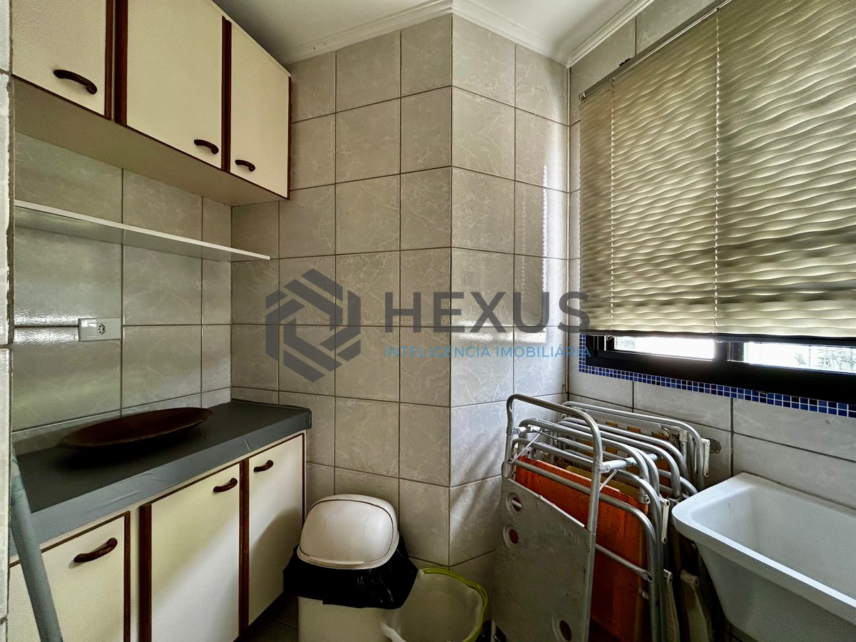 Foto 22 de Apartamento com varanda e lazer na Praia da Enseada, Guarujá