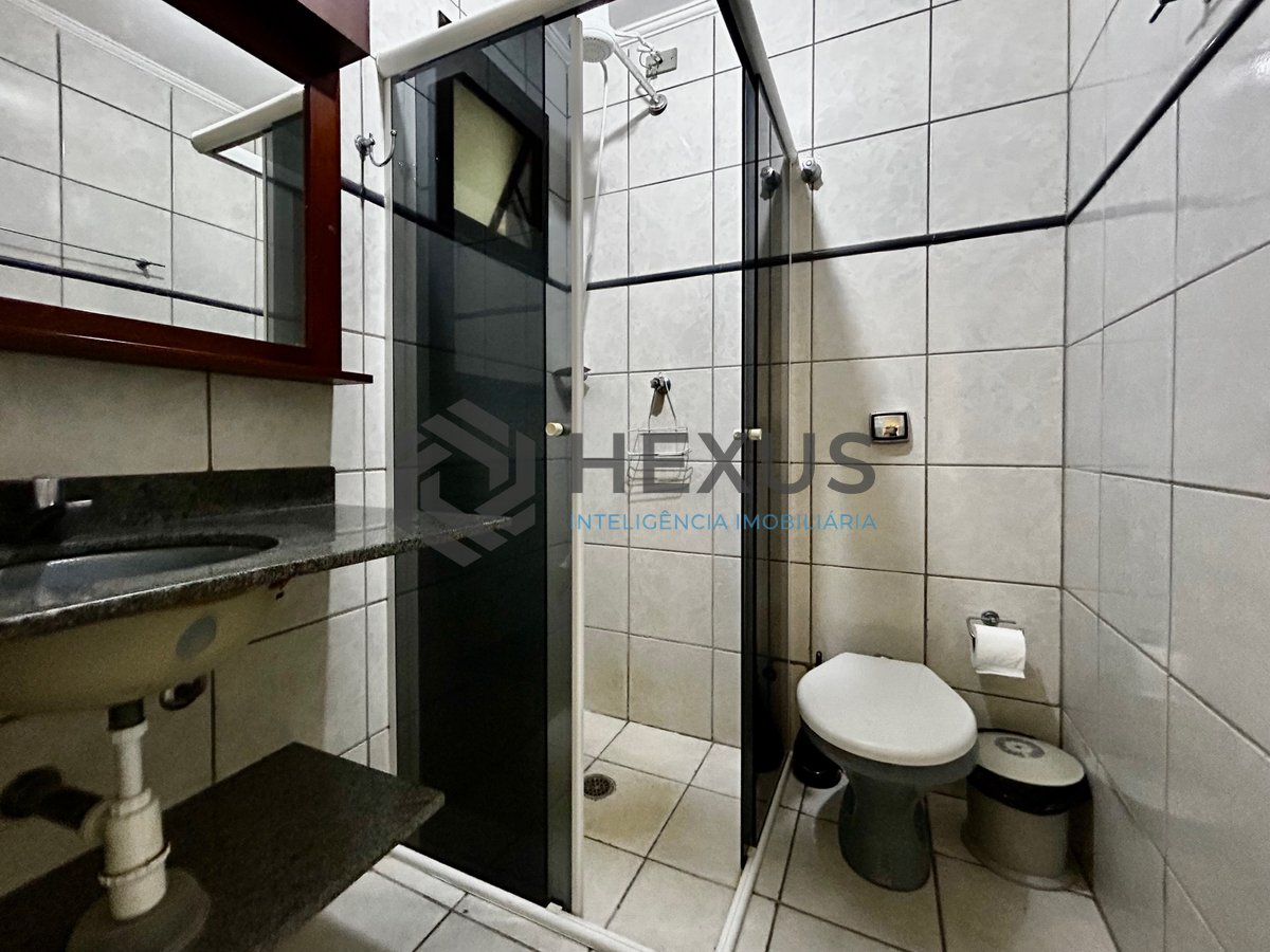 Foto 9 de Apartamento com varanda e lazer na Praia da Enseada, Guarujá