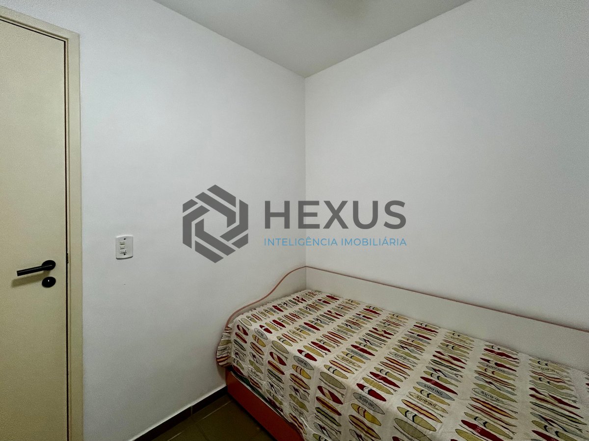 Foto 11 de Apartamento reformado com varanda e lazer na Enseada, Guarujá