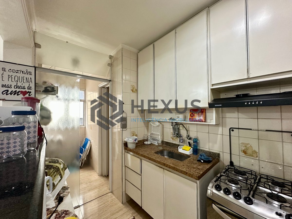 Foto 7 de Apartamento com varanda a 700m da praia na Enseada, Guarujá