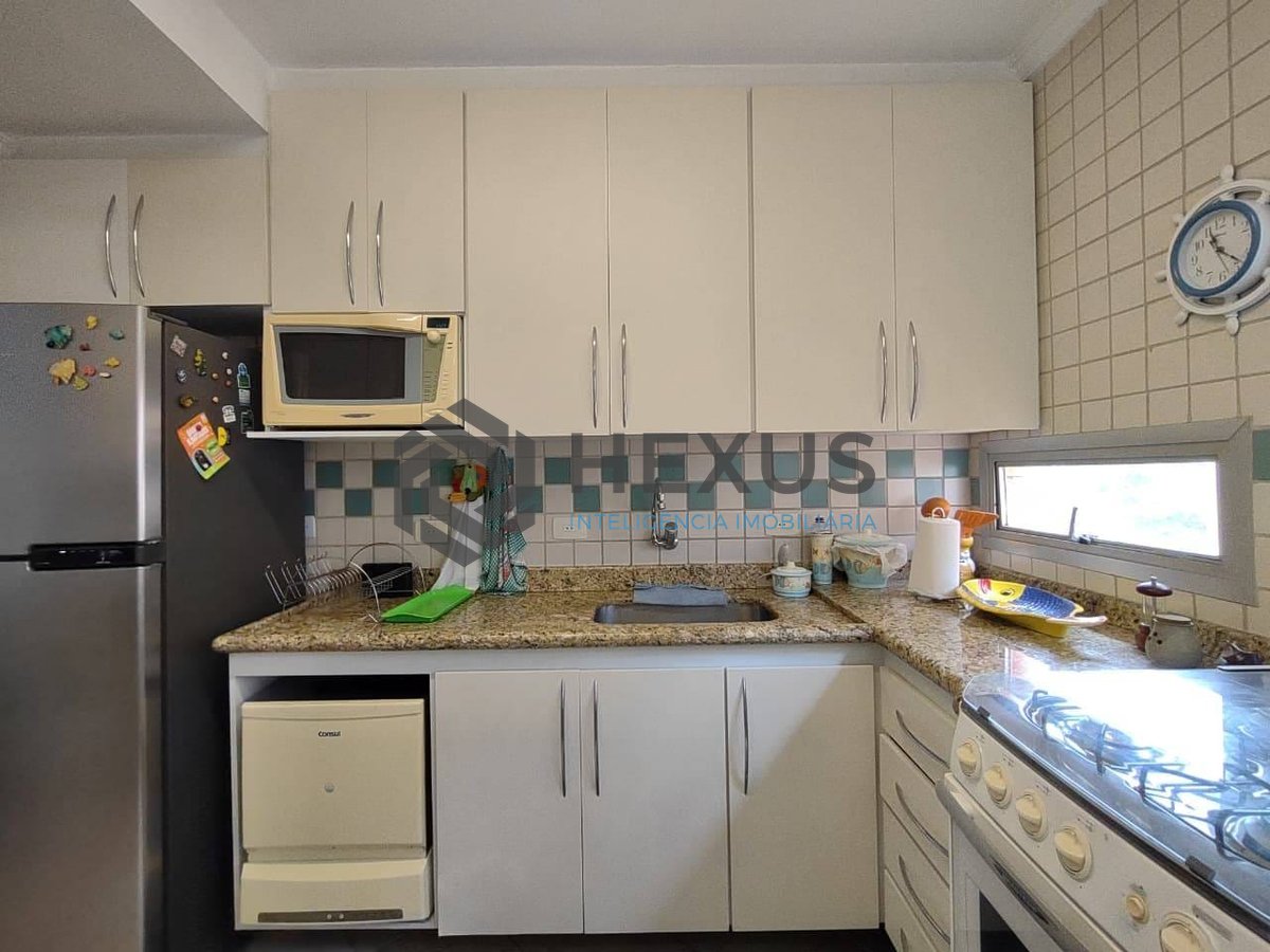 Foto 15 de Apartamento com varanda e lazer na Praia da Enseada, Guaruja