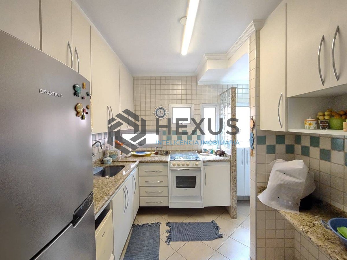 Foto 16 de Apartamento com varanda e lazer na Praia da Enseada, Guaruja