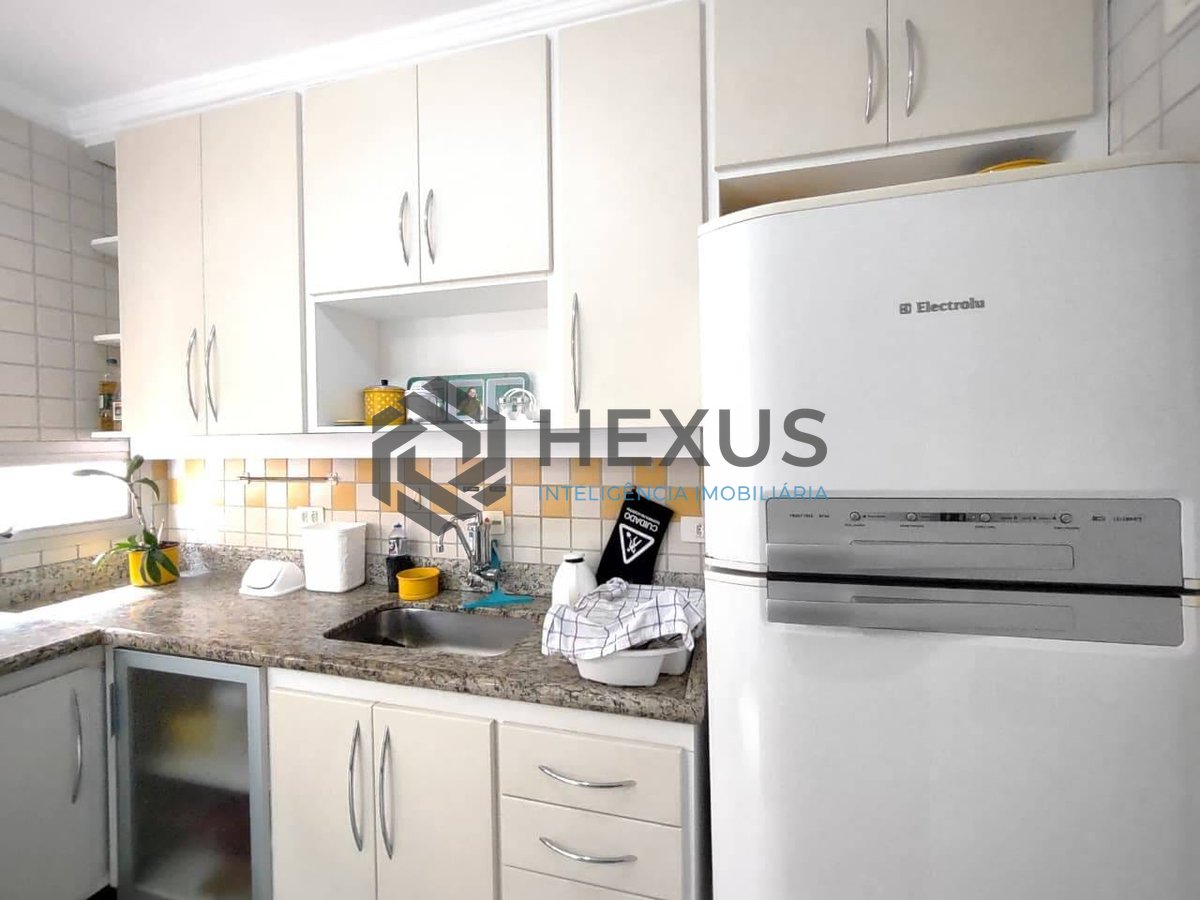 Foto 18 de Apartamento com varanda na Praia da Enseada, Guaruja