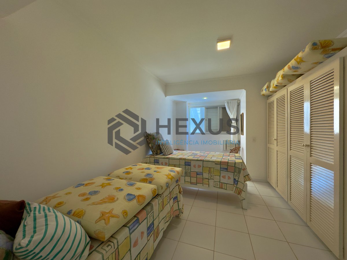 Foto 14 de Apartamento com varanda vista mar e lazer na beira mar Praia das Pitangueiras, Guaruja