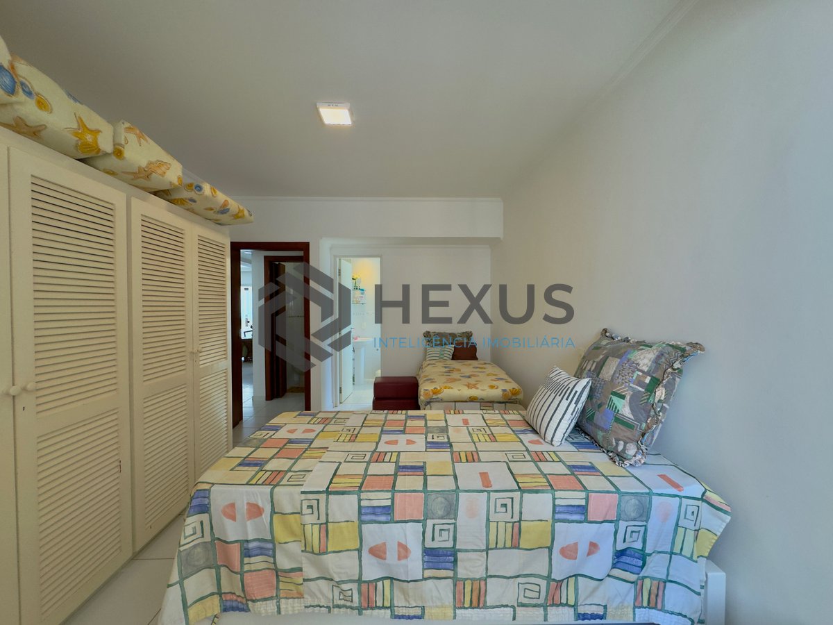 Foto 15 de Apartamento com varanda vista mar e lazer na beira mar Praia das Pitangueiras, Guaruja
