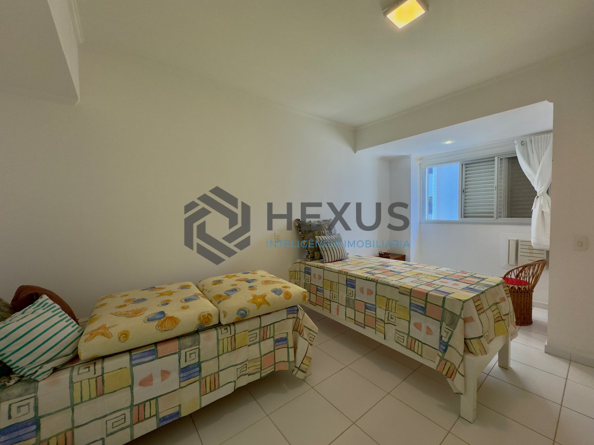 Foto 16 de Apartamento com varanda vista mar e lazer na beira mar Praia das Pitangueiras, Guaruja
