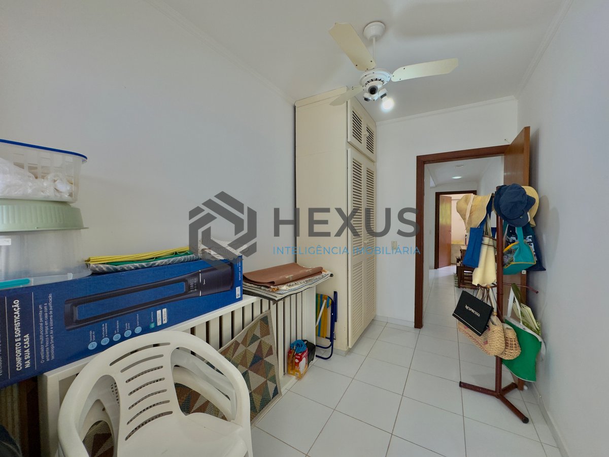 Foto 18 de Apartamento com varanda vista mar e lazer na beira mar Praia das Pitangueiras, Guaruja