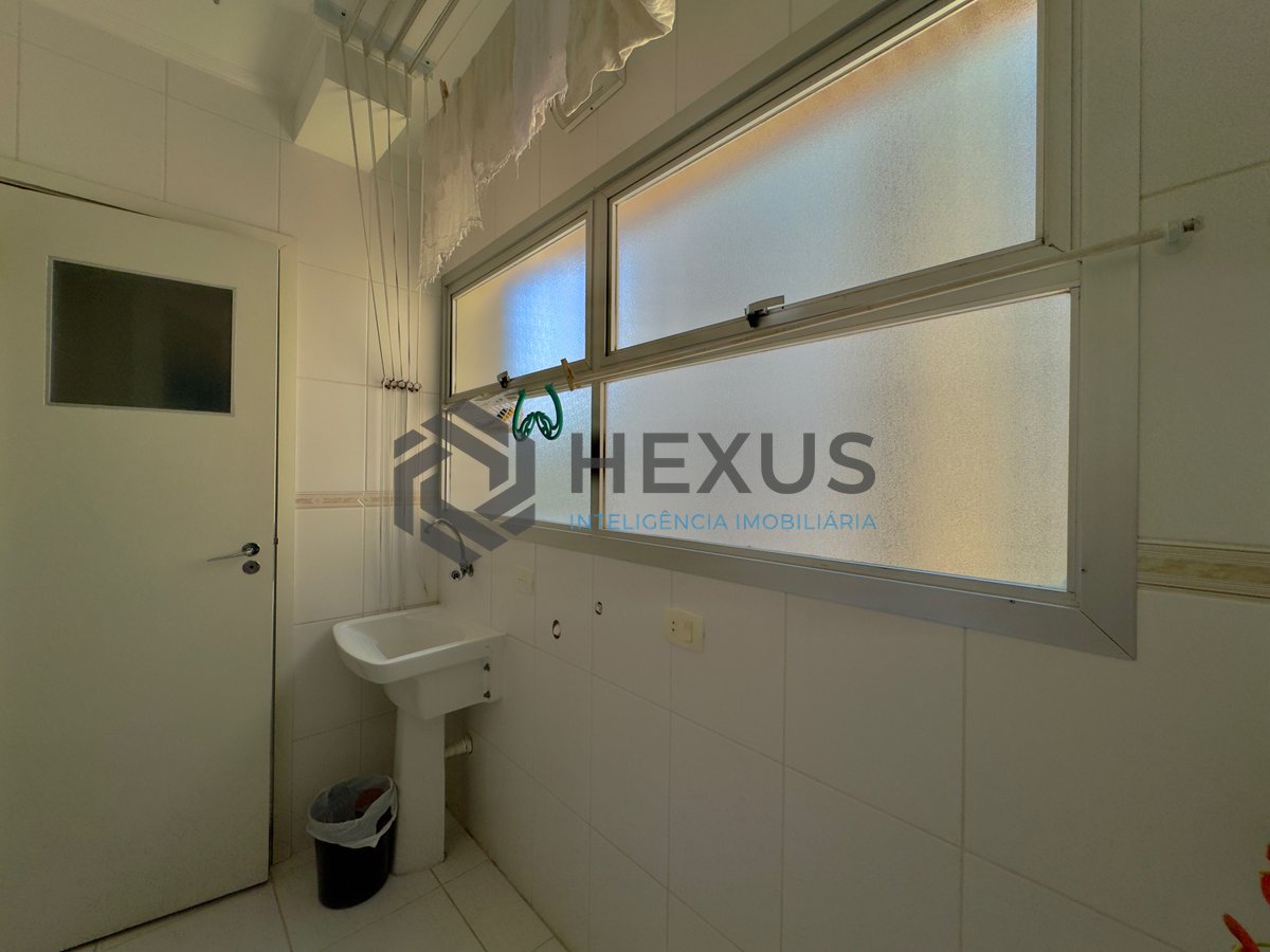 Foto 22 de Apartamento com varanda vista mar e lazer na beira mar Praia das Pitangueiras, Guaruja