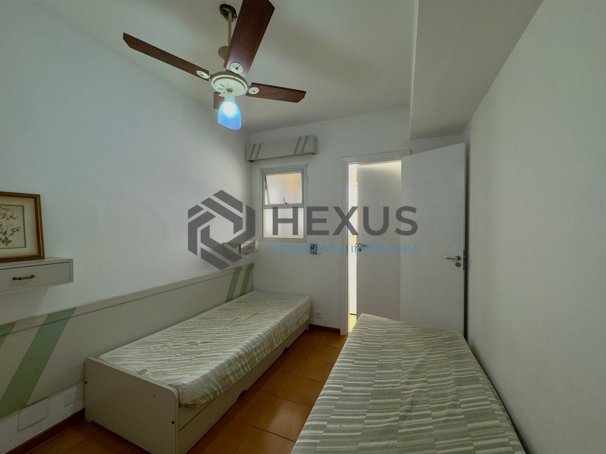 Foto 19 de Apartamento com varanda vista mar e lazer na beira mar da Praia das Pitangueiras, Guaruja
