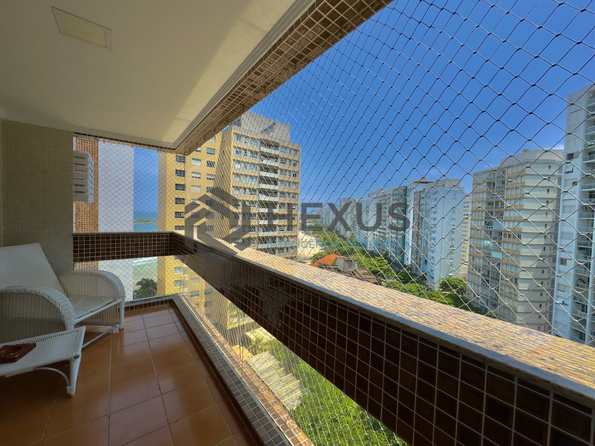 Foto 4 de Apartamento com varanda vista mar e lazer na beira mar da Praia das Pitangueiras, Guaruja