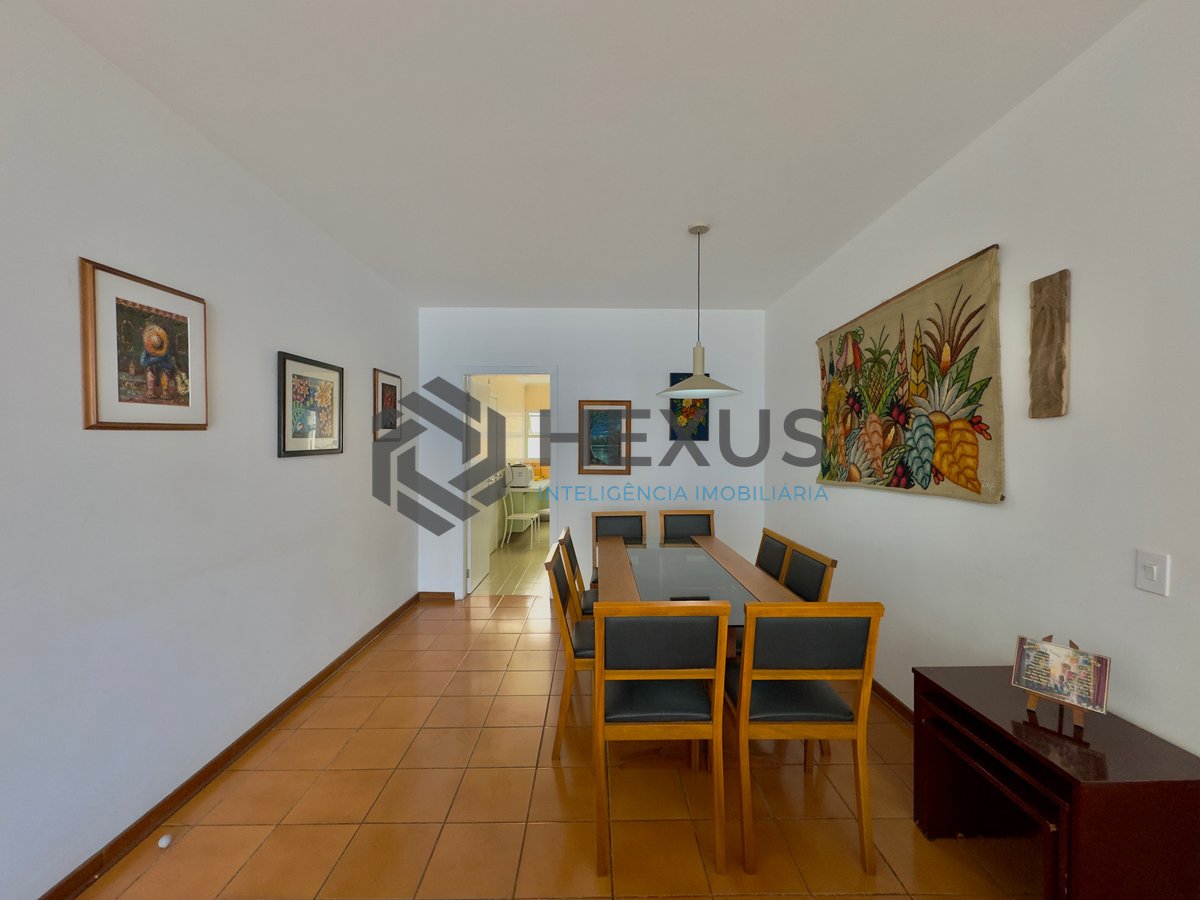 Foto 6 de Apartamento com varanda vista mar e lazer na beira mar da Praia das Pitangueiras, Guaruja