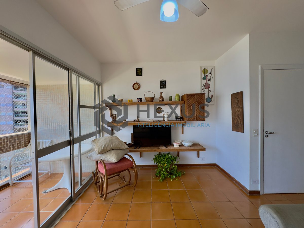 Foto 7 de Apartamento com varanda vista mar e lazer na beira mar da Praia das Pitangueiras, Guaruja