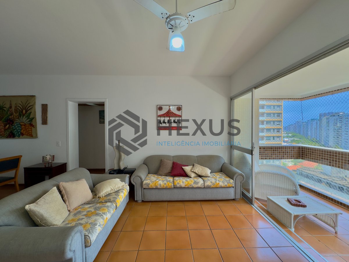 Foto 8 de Apartamento com varanda vista mar e lazer na beira mar da Praia das Pitangueiras, Guaruja