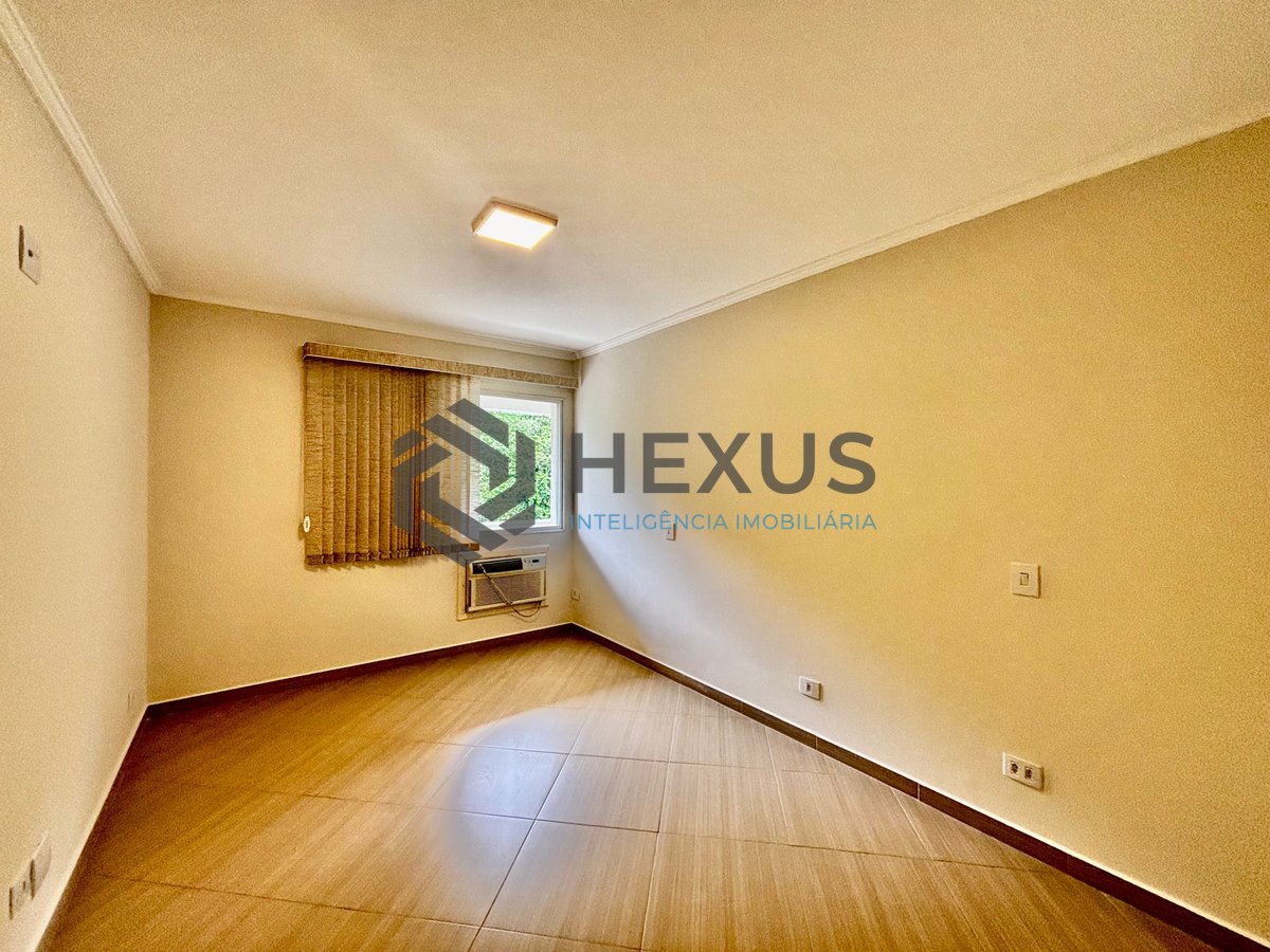 Foto 15 de Apartamento com varanda vista mar e lazer na beira mar da Praia das Pitangueiras, Guarujá