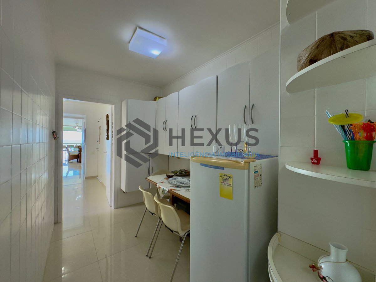 Foto 36 de Apartamento reformado frente ao mar com varanda e lazer na Praia das Asturias, Guaruja