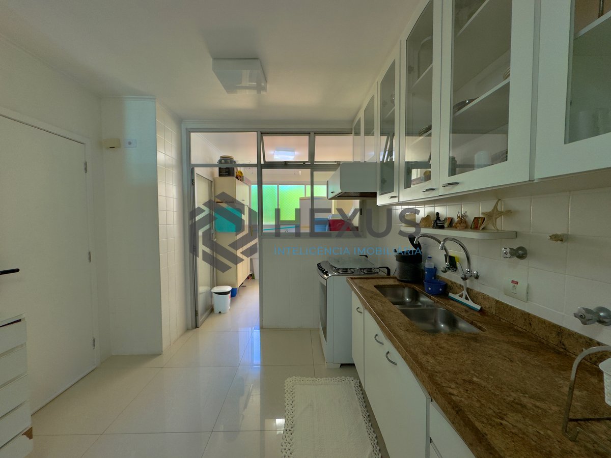 Foto 37 de Apartamento reformado frente ao mar com varanda e lazer na Praia das Asturias, Guaruja