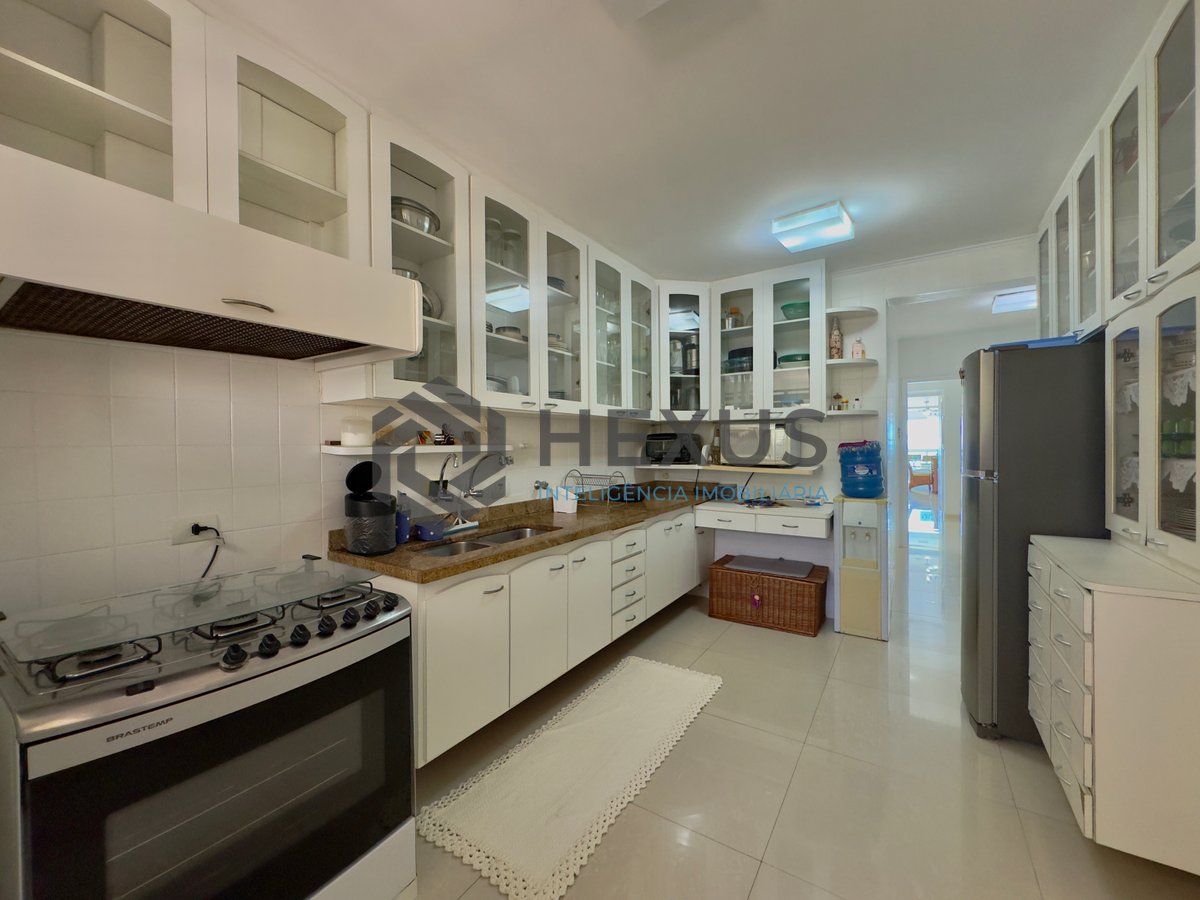 Foto 39 de Apartamento reformado frente ao mar com varanda e lazer na Praia das Asturias, Guaruja