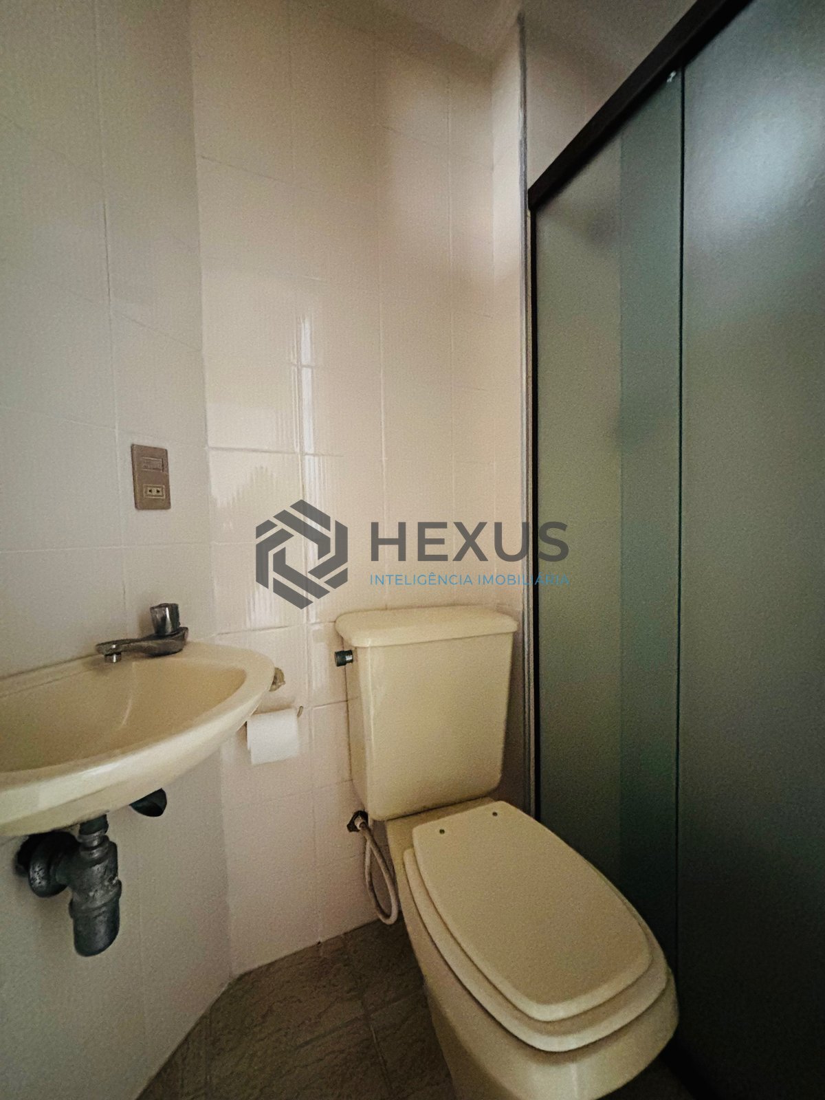 Foto 23 de Apartamento com varanda e lazer na Praia das Asturias, Guaruja