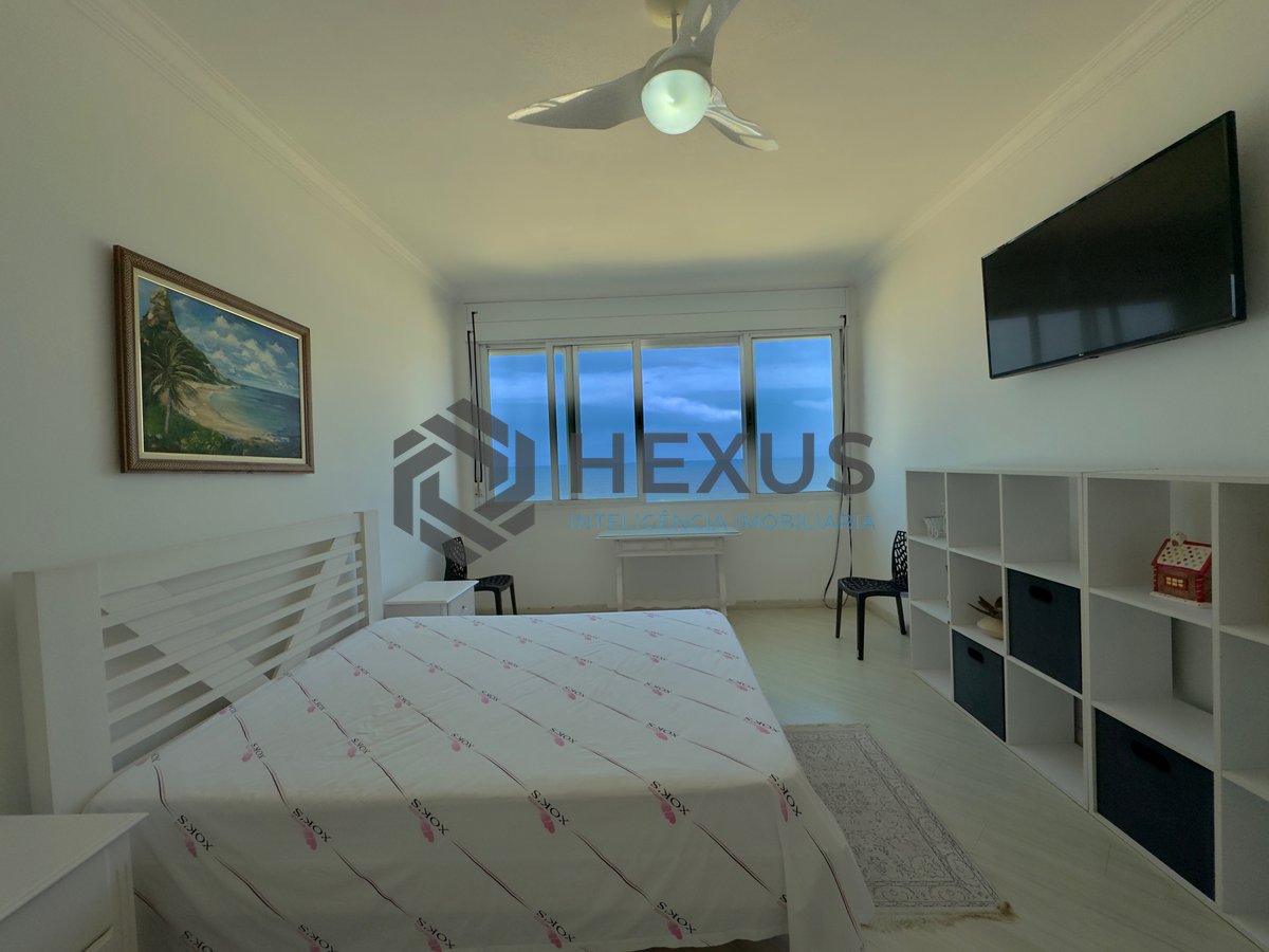 Foto 18 de Apartamento frente mar com varanda vista mar nas Pitangueiras, Guarujá