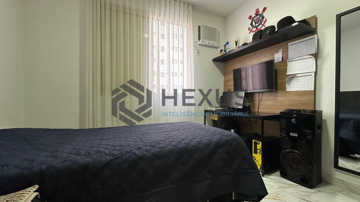 Foto 12 de Apartamento reformado com varanda e lazer na Praia da Enseada, Guaruja