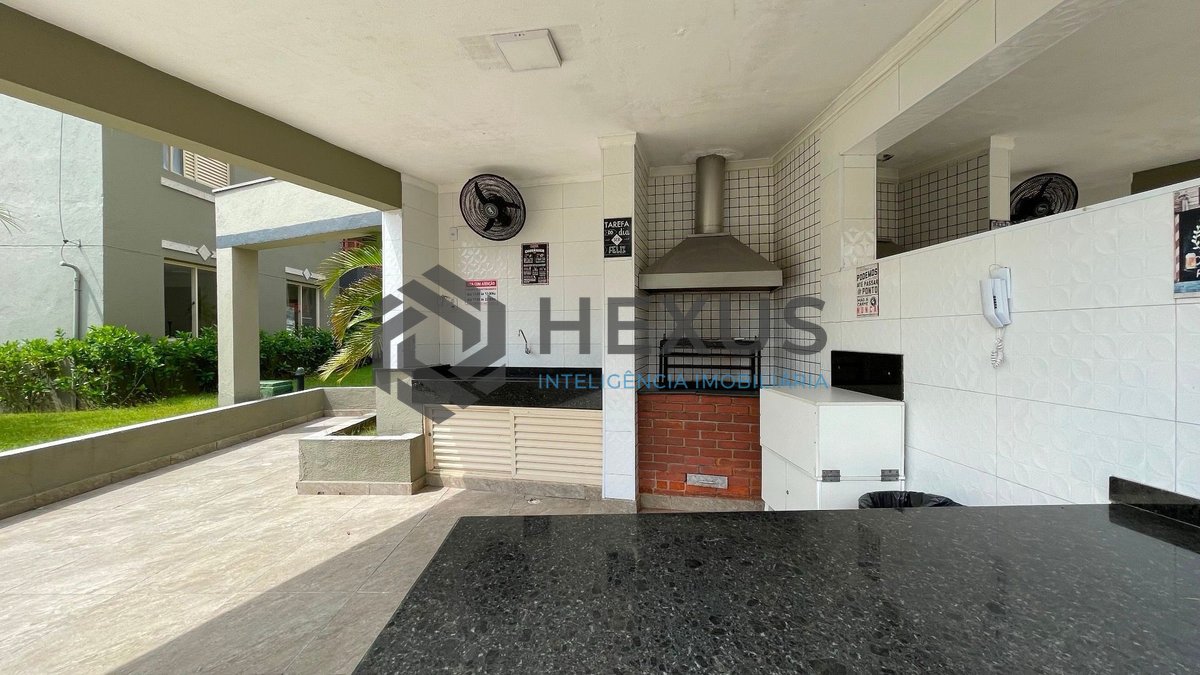 Foto 16 de Apartamento reformado com varanda e lazer na Praia da Enseada, Guaruja