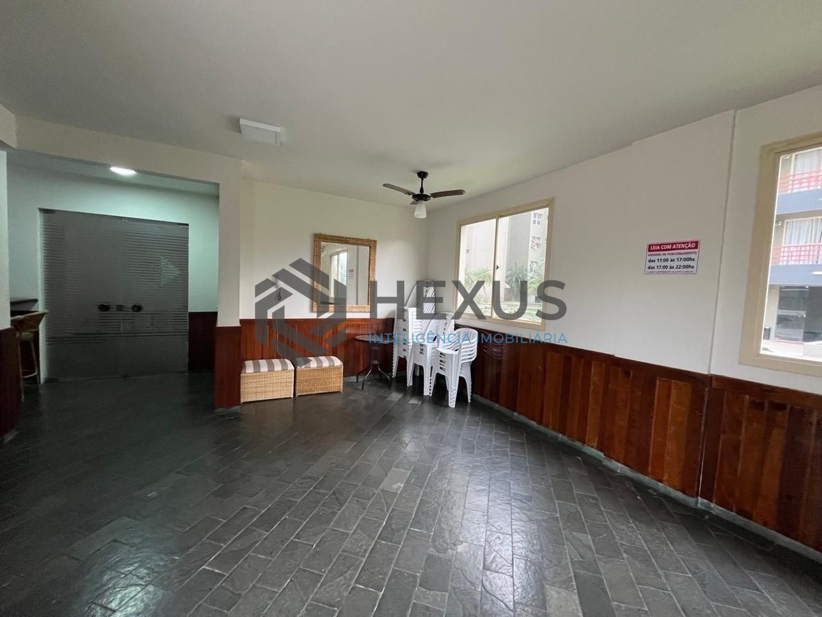 Foto 22 de Apartamento reformado com varanda e lazer na Praia da Enseada, Guaruja