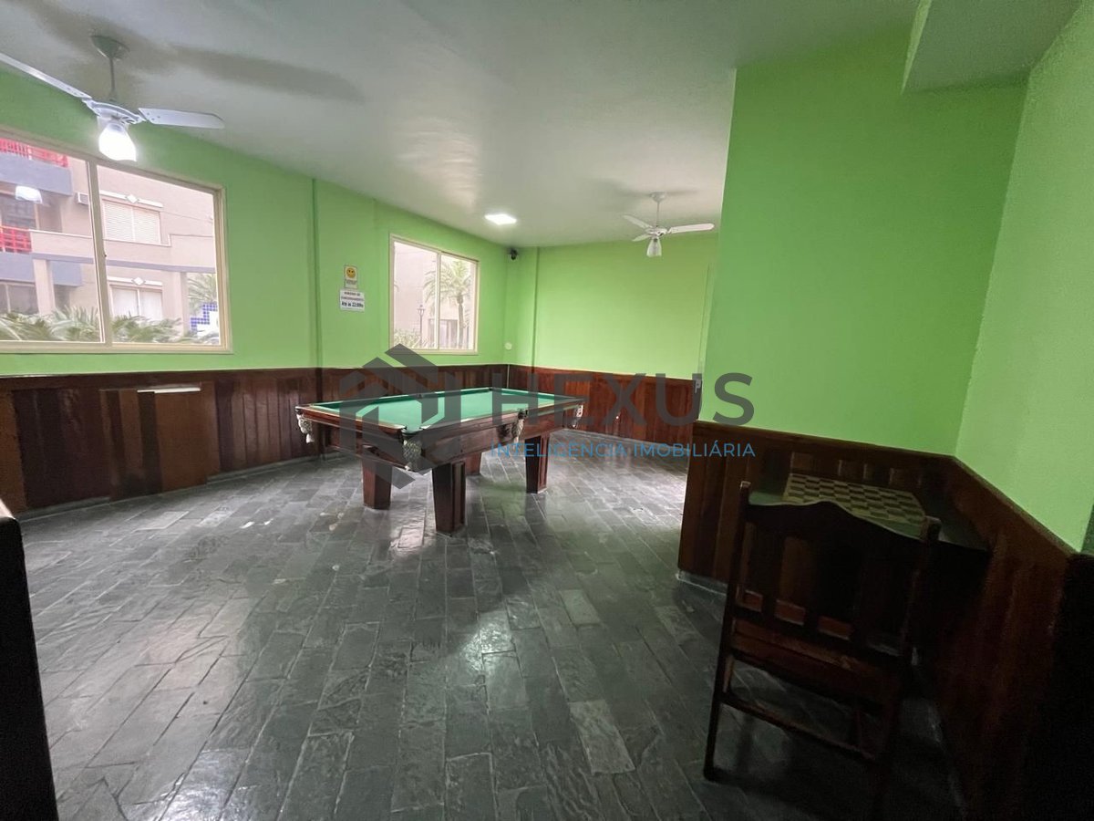 Foto 23 de Apartamento reformado com varanda e lazer na Praia da Enseada, Guaruja