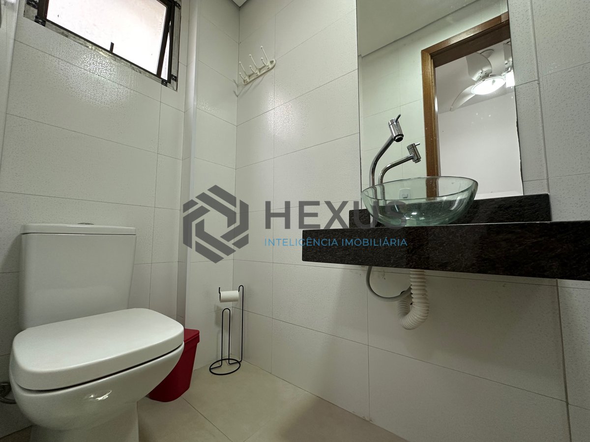 Foto 19 de Apartamento reformado com varanda e lazer a 550 metros da Praia da Enseada, Guarujá