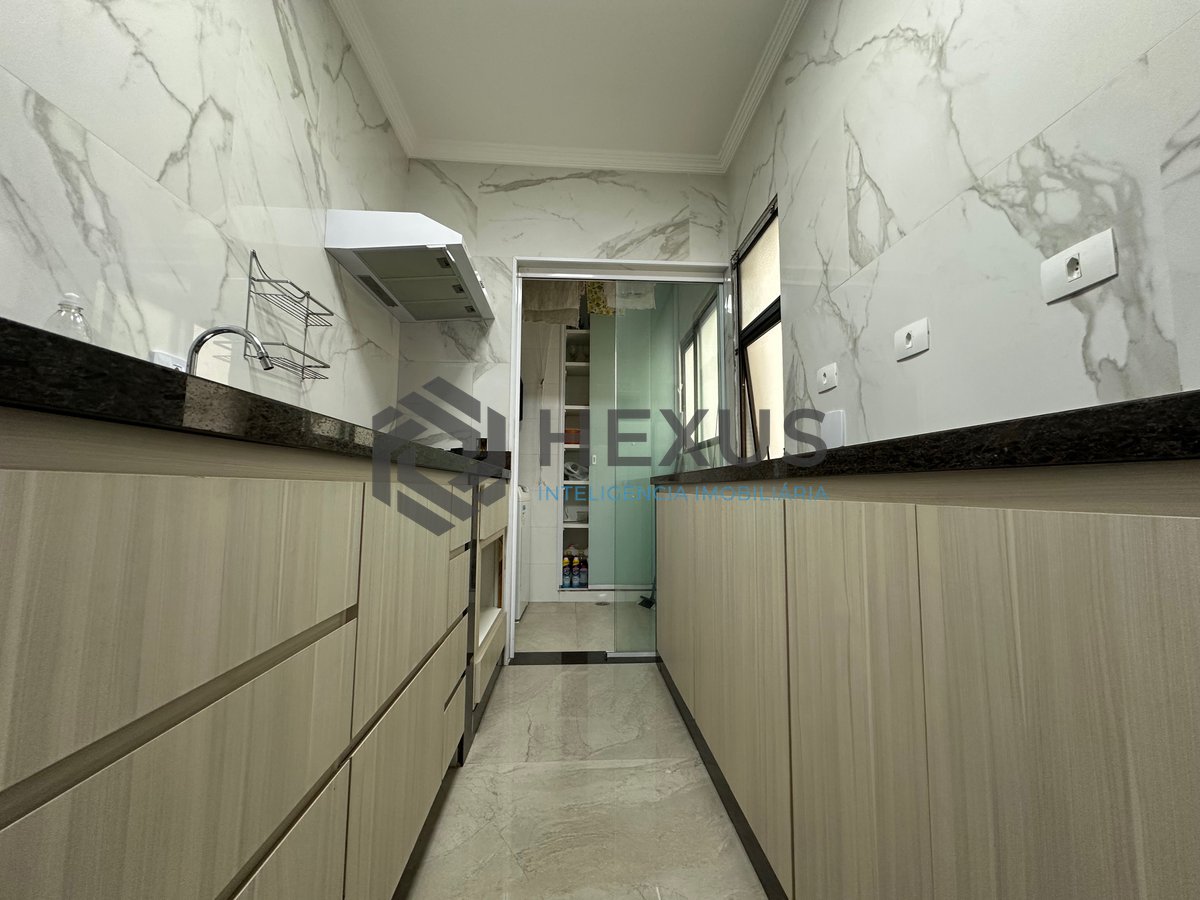 Foto 8 de Apartamento reformado com varanda e lazer a 550 metros da Praia da Enseada, Guarujá