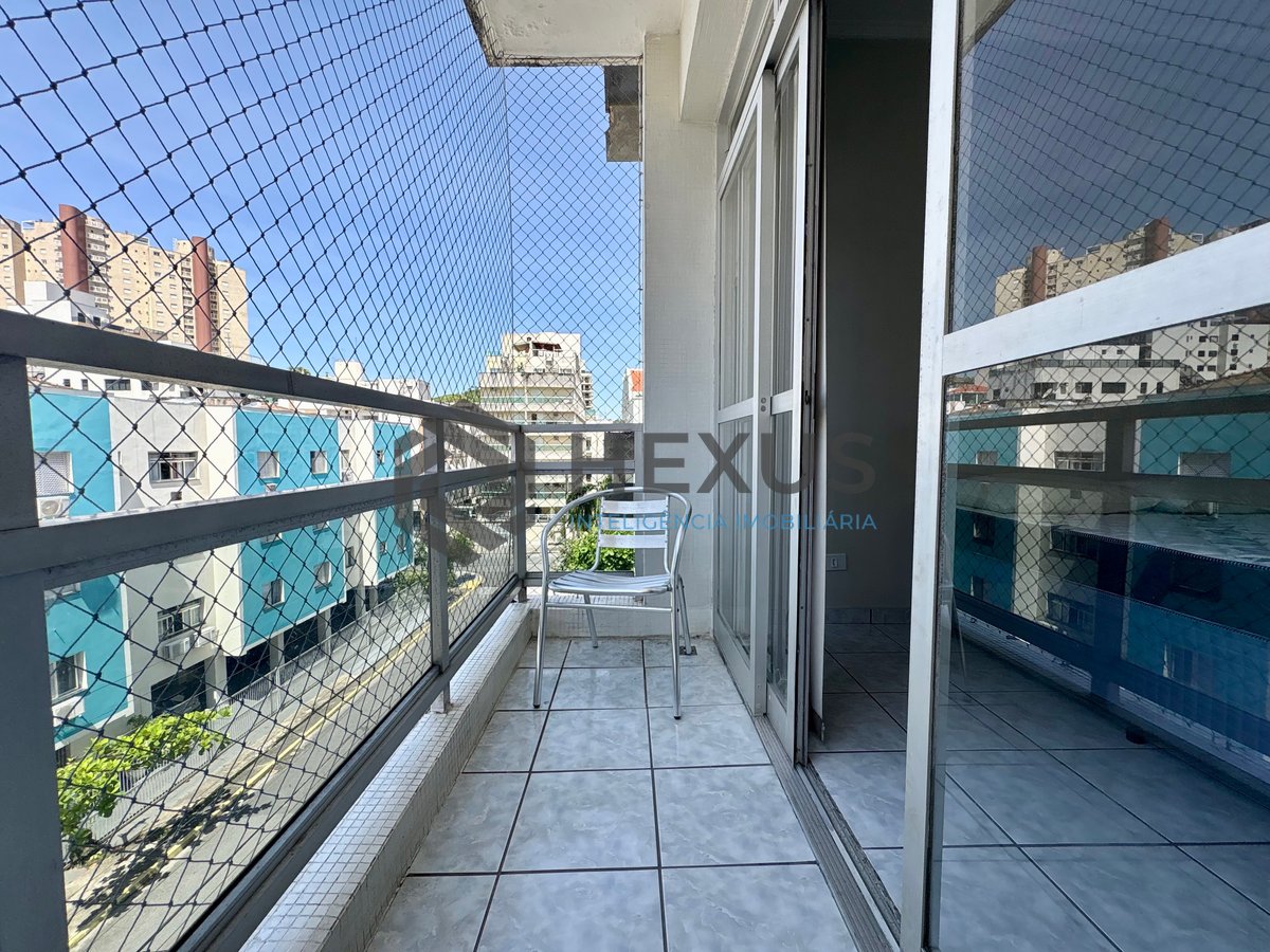 Foto 12 de Apartamento com varanda na Praia da Enseada, Guarujá