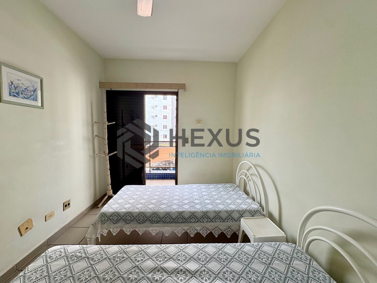 Foto 13 de Apartamento com varanda na Praia da Enseada, Guarujá