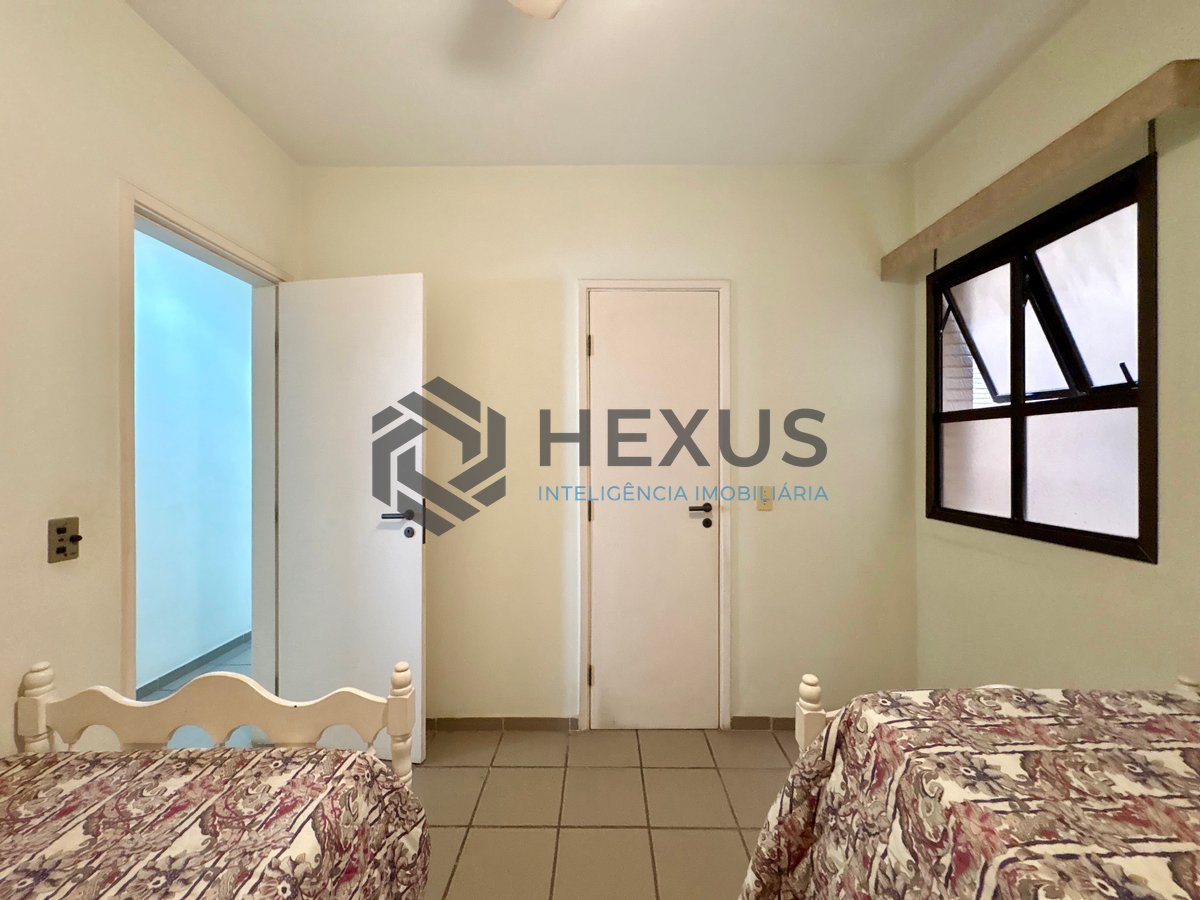 Foto 18 de Apartamento com varanda na Praia da Enseada, Guarujá