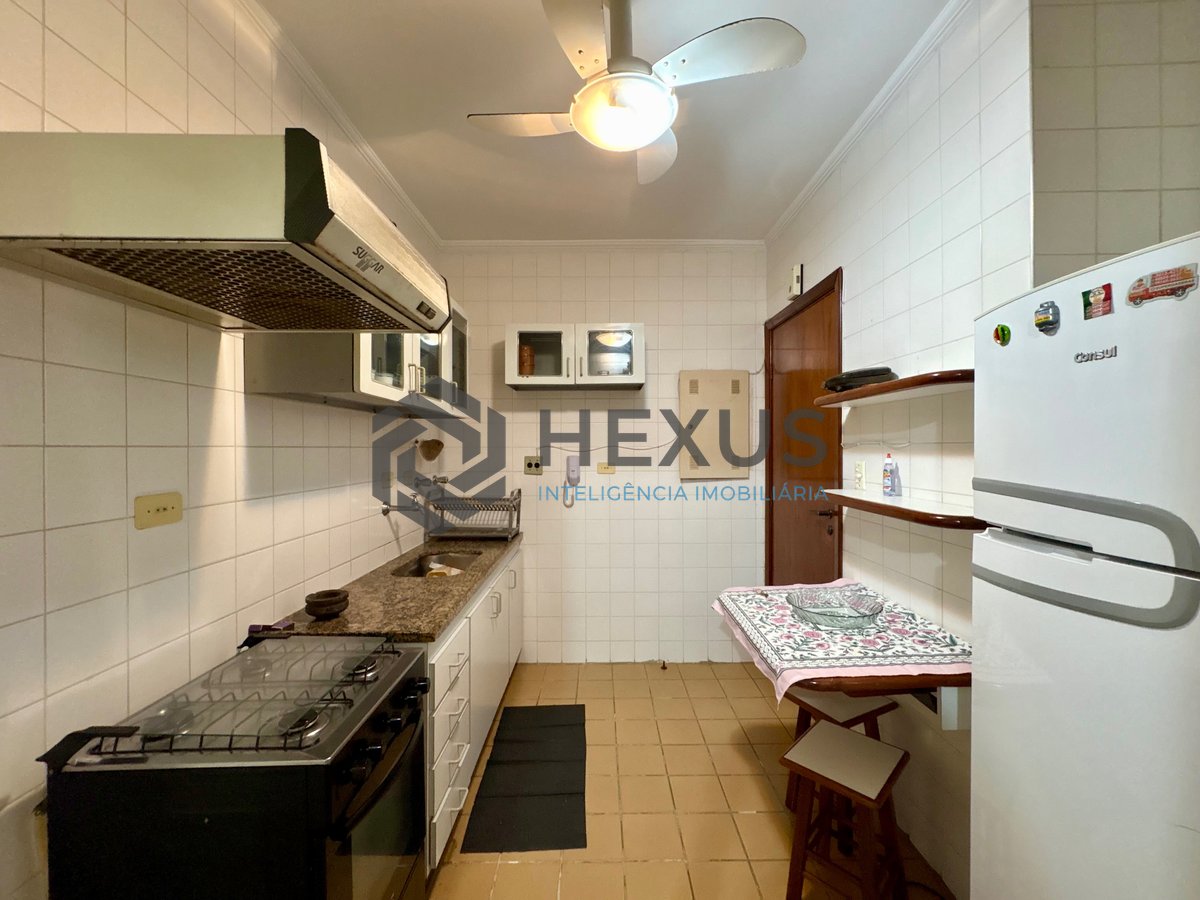 Foto 20 de Apartamento com varanda na Praia da Enseada, Guarujá